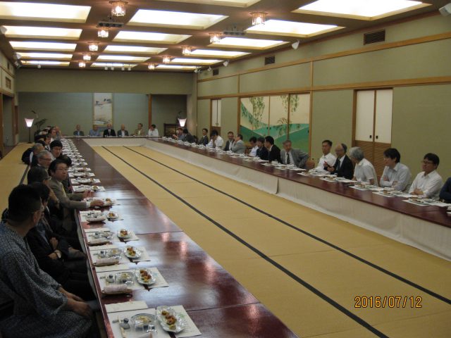 7月12日　医学部教授会納涼会　　創業300年行形亭（いきなりや）さん