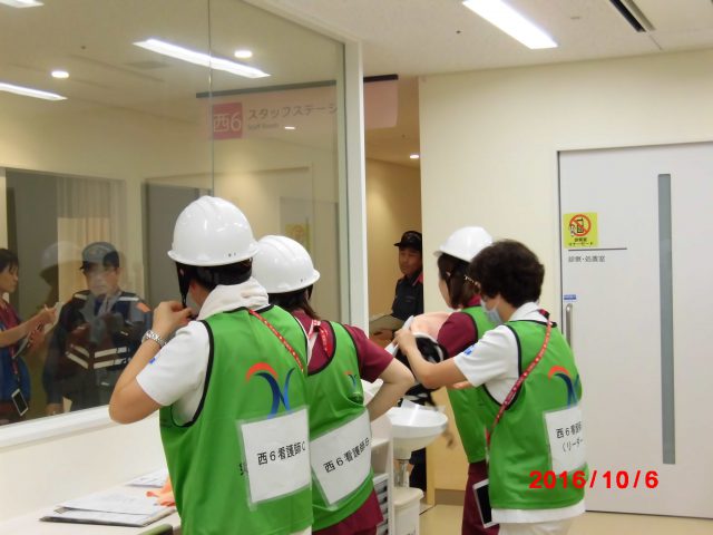 10月6日　消火･避難訓練　はしご車も出動