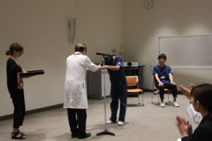 3月27日　魚沼基幹病院臨床研修修了式　杉原怜先生、渡邉広樹先生を激励